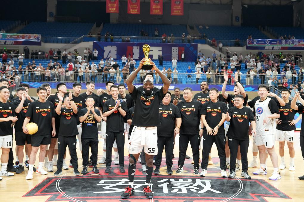  香港金牛奪得NBL總冠軍 瓊斯榮膺總決賽最有價值球員